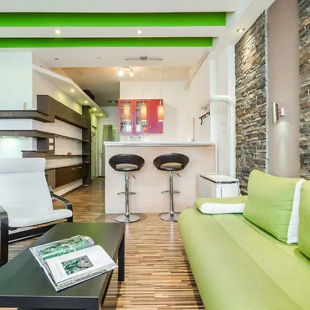 Bpr Leafy Oasis Apartment